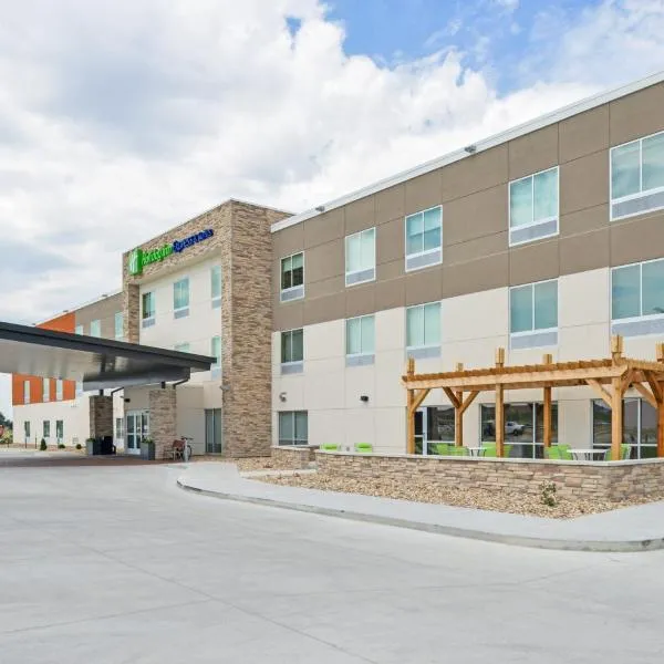 Holiday Inn Express & Suites - Chadron by IHG, hotel v destinaci Chadron