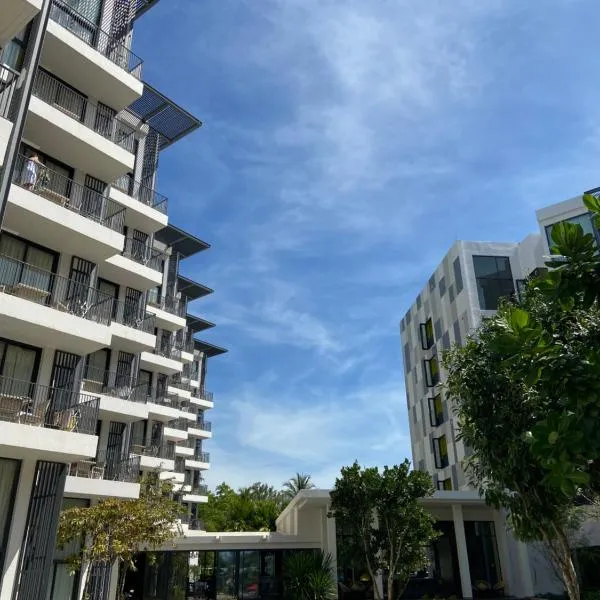 Cassia Apartment 1, hotel in Bang Tao Beach