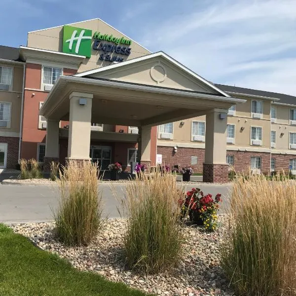 Holiday Inn Express Hotel & Suites Council Bluffs - Convention Center Area, an IHG Hotel, hotell i Council Bluffs
