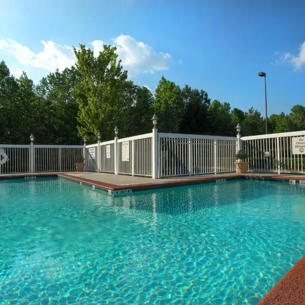Comfort Suites near Birkdale Village- Huntersville, hotel in Huntersville