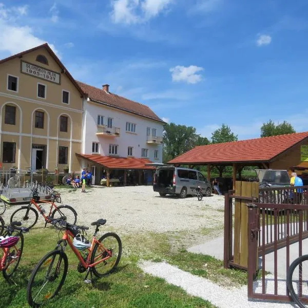 Mill House Apartment and Camping, hotel v destinaci Ljutomer