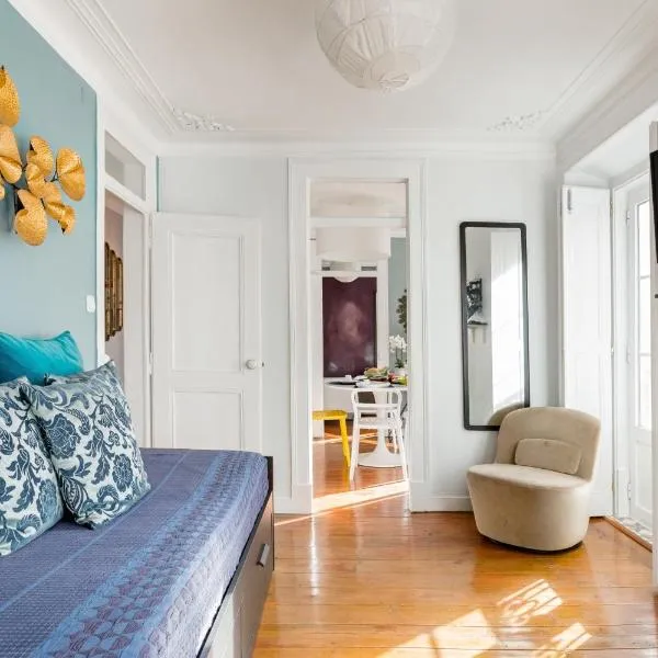 Avenida da Liberdade Area, Bright and Newly Renovated 2 Bedroom Apartment, Lisbon Historical Center