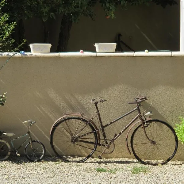 Lou Cardalines, hotel in Saint-Léger-du-Ventoux