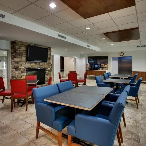 Holiday Inn Express Hotel & Suites Waukegan/Gurnee by IHG, khách sạn ở Waukegan