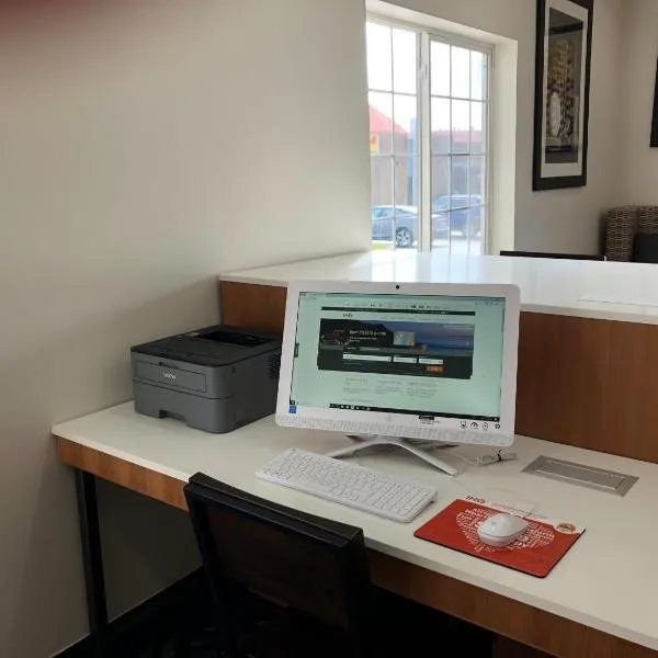 Holiday Inn Express & Suites Harrison by IHG, хотел в Harrison