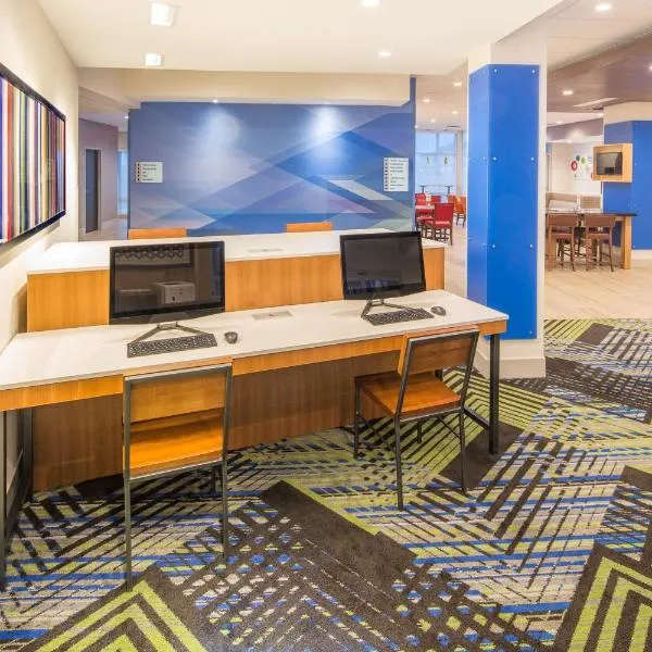Holiday Inn Express & Suites - Indianapolis NW - Zionsville by IHG, hotel in Whitestown