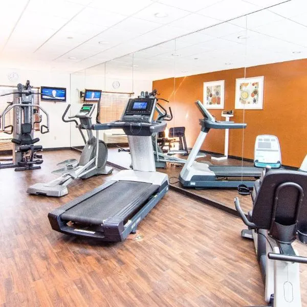 Holiday Inn Express & Suites Elkton - University Area by IHG, hotel a Elkton