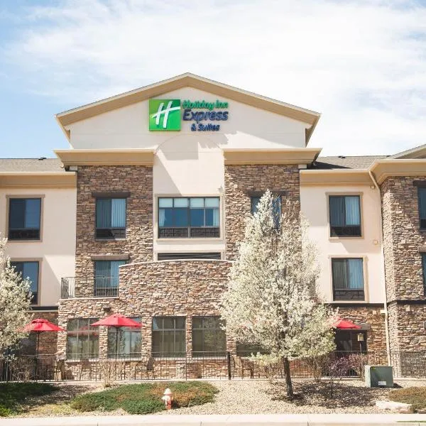 Holiday Inn Express Hotel & Suites Loveland by IHG, hotell sihtkohas Loveland