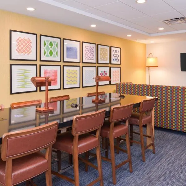 Holiday Inn Express & Suites Indianapolis Dtn-Conv Ctr Area by IHG, hotel in Indianapolis