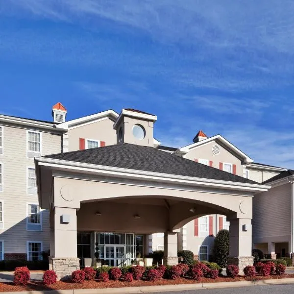 Holiday Inn Express Hotel & Suites Conover - Hickory Area, an IHG Hotel, hotel di Newton