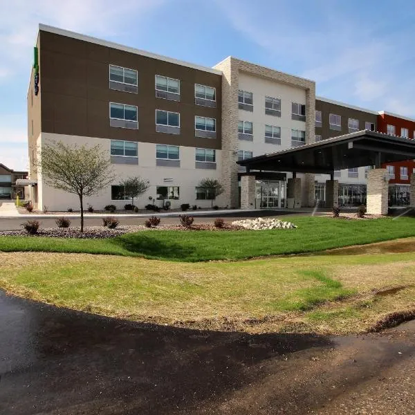 Holiday Inn Express & Suites Fond Du Lac by IHG, hotel di Fond du Lac