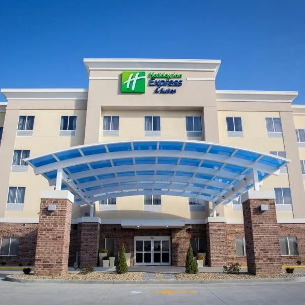 Holiday Inn Express and Suites Edwardsville, an IHG Hotel, hotell sihtkohas Edwardsville