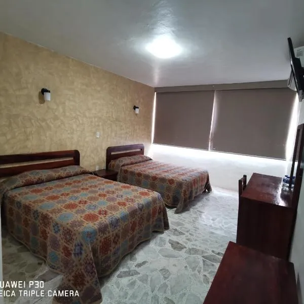 Hotel Plaza, hotel u gradu Tukspan de Rodrigez Kano