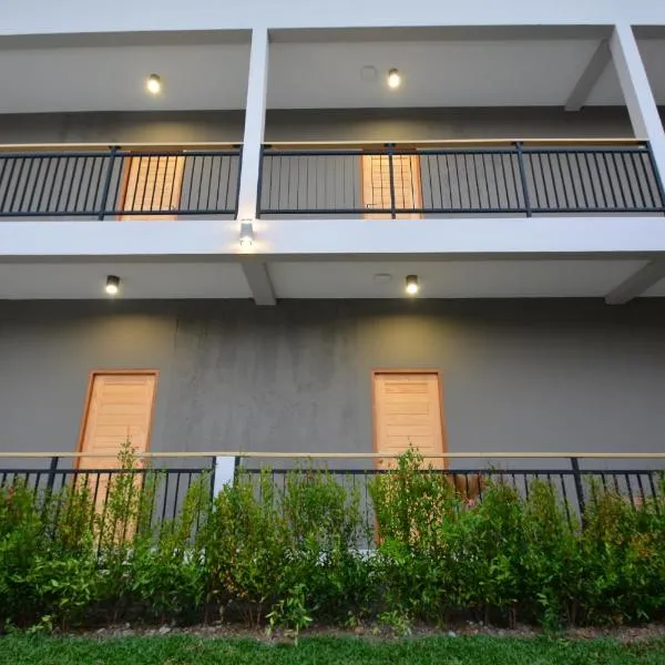 The Grey House Palai Phuket, hotel v destinaci Chalong