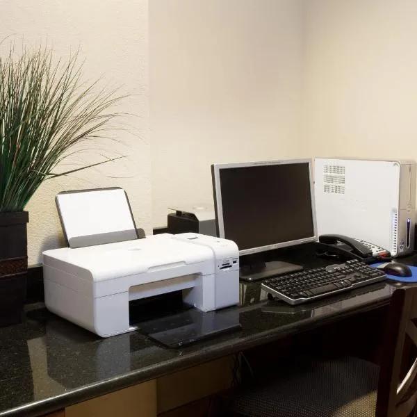 Holiday Inn Express Hotel & Suites Silt - Rifle by IHG, hotel di Silt
