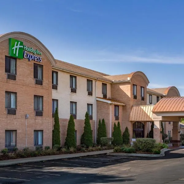 Holiday Inn Express Hotel & Suites Canton, an IHG Hotel、ベルビルのホテル