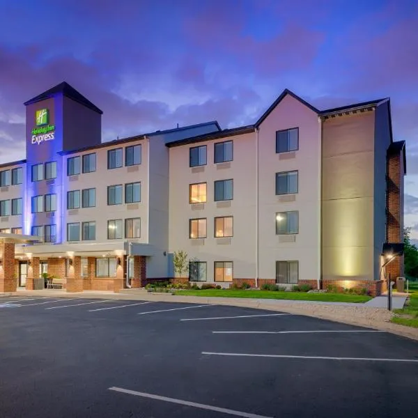 Holiday Inn Express Hotel & Suites Coon Rapids - Blaine Area, an IHG Hotel, hôtel à Brooklyn Park