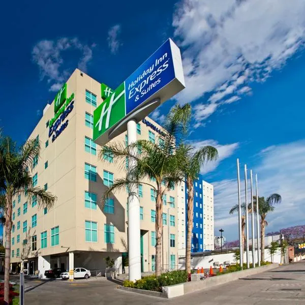 Holiday Inn Express & Suites Queretaro by IHG, hotell sihtkohas Querétaro