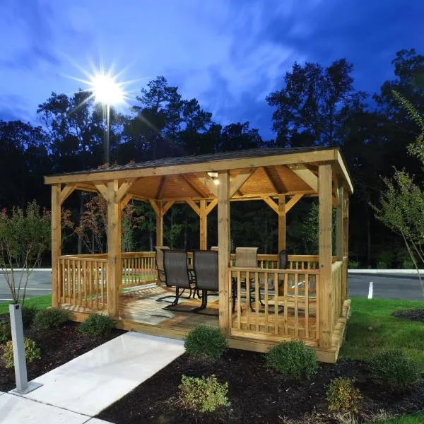 Holiday Inn Express & Suites Maumelle by IHG, hotel v destinaci Maumelle