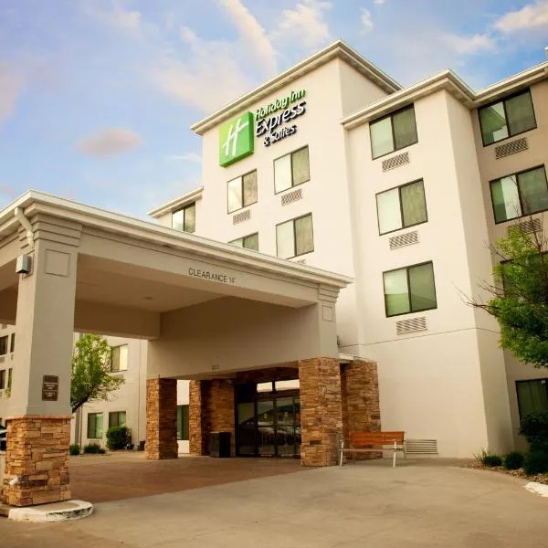 Holiday Inn Express Hotel & Suites Norfolk, an IHG Hotel, hotel v destinácii Norfolk