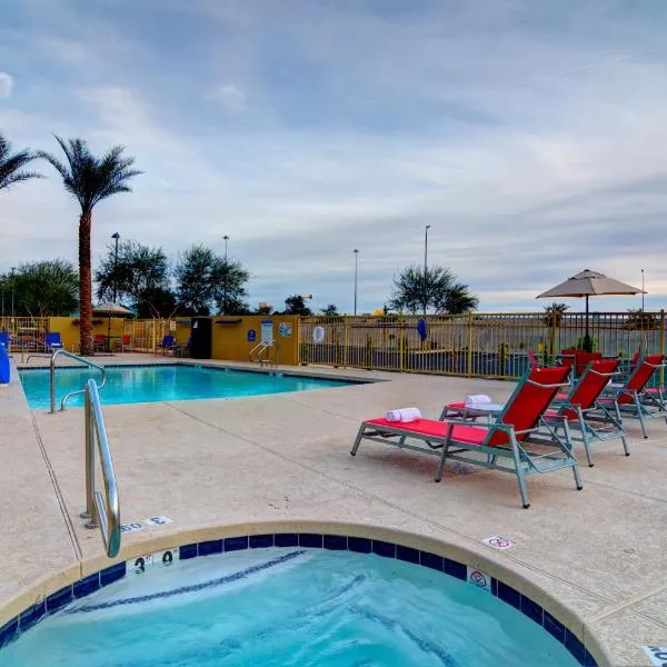 Holiday Inn Express & Suites - Phoenix North - Scottsdale, an IHG Hotel, viešbutis mieste Finiksas