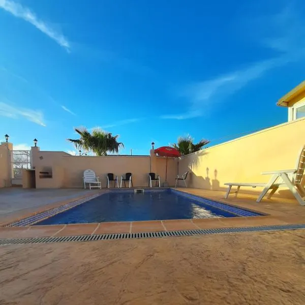 Caseta De L'avi, hotel in Camarles