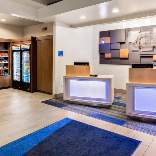 西南奧羅維爾快捷假日&套房酒店，奧羅維爾的飯店