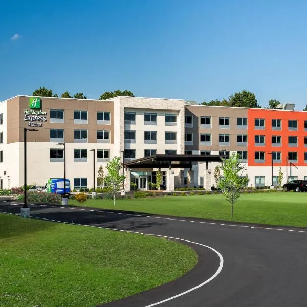 Holiday Inn Express Queensbury-Lake George Area by IHG、クイーンズベリーのホテル