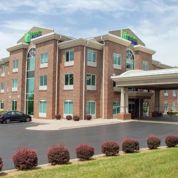 Holiday Inn Express & Suites Lexington Downtown Area-Keeneland, an IHG Hotel、Versaillesのホテル