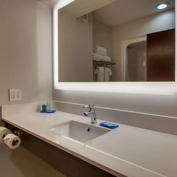 Holiday Inn Express Hotel & Suites Lebanon by IHG, готель у місті Лебанон