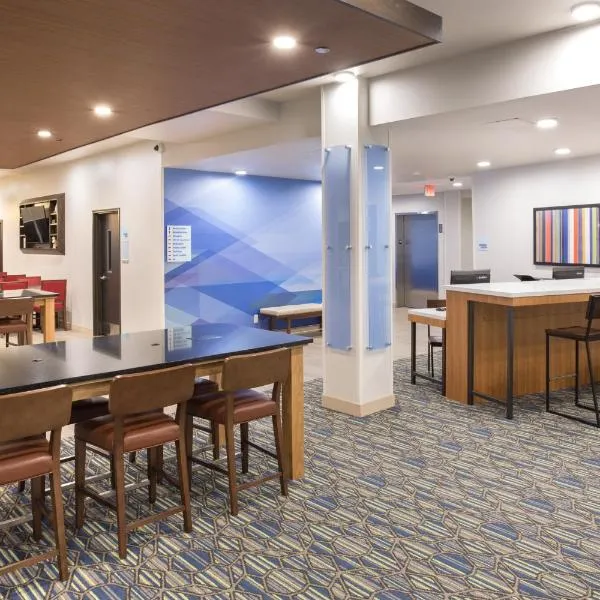 Holiday Inn Express & Suites - Rapid City - Rushmore South by IHG, khách sạn ở Rapid City