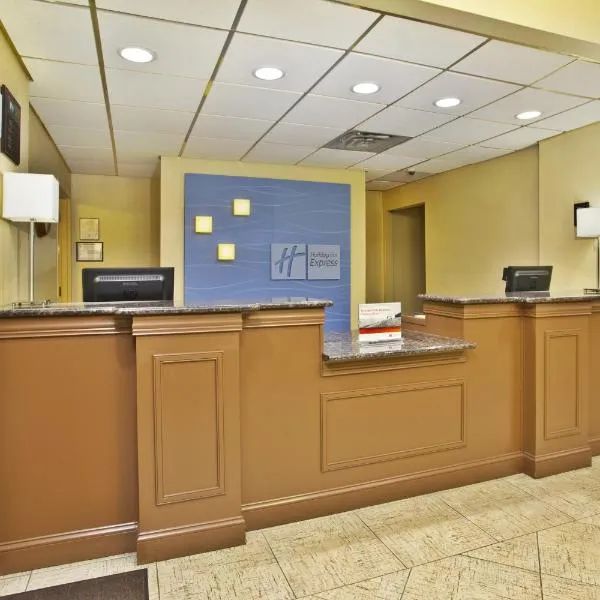 Holiday Inn Express Hotel and Suites Harrington - Dover Area, an IHG Hotel، فندق في Frederica