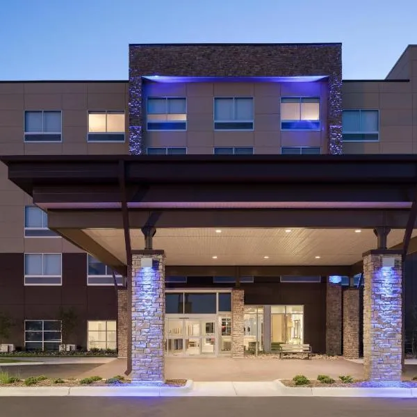 Holiday Inn Express & Suites Duluth North - Miller Hill by IHG, hotel v destinaci Duluth