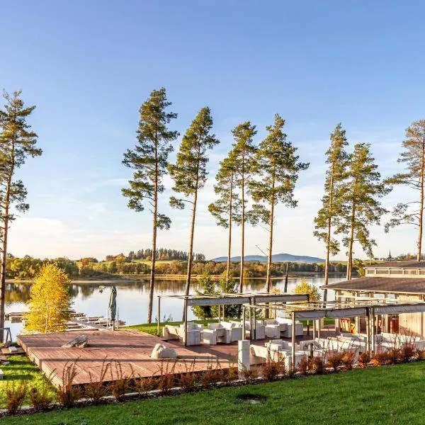 Lipno - Lakeside Village - Větrník, hotell i Frymburk