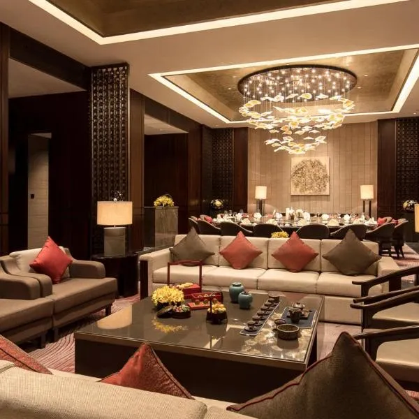 HUALUXE Xiamen Haicang Habour View - An IHG Hotel, hotel em Xiamen