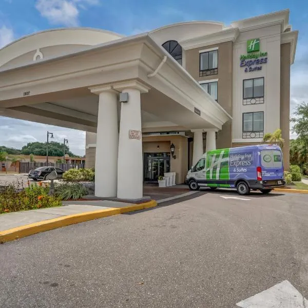 Holiday Inn Express Hotel & Suites Tampa-USF-Busch Gardens by IHG, hotel u gradu 'Tampa'