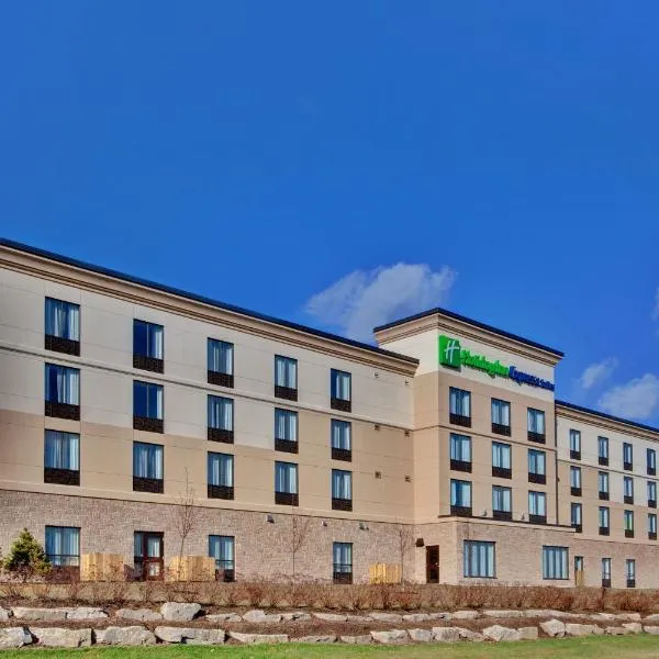 Holiday Inn Express Hotel & Suites Brockville, an IHG Hotel、ブロックビルのホテル