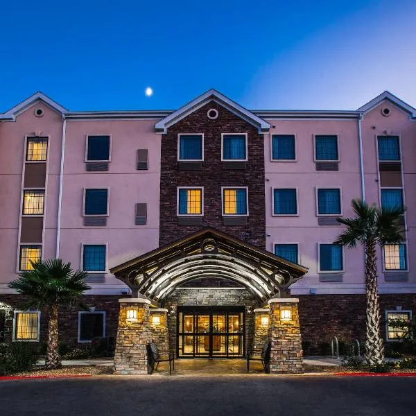 Staybridge Suites El Paso Airport, an IHG Hotel、Cielo Vistaのホテル