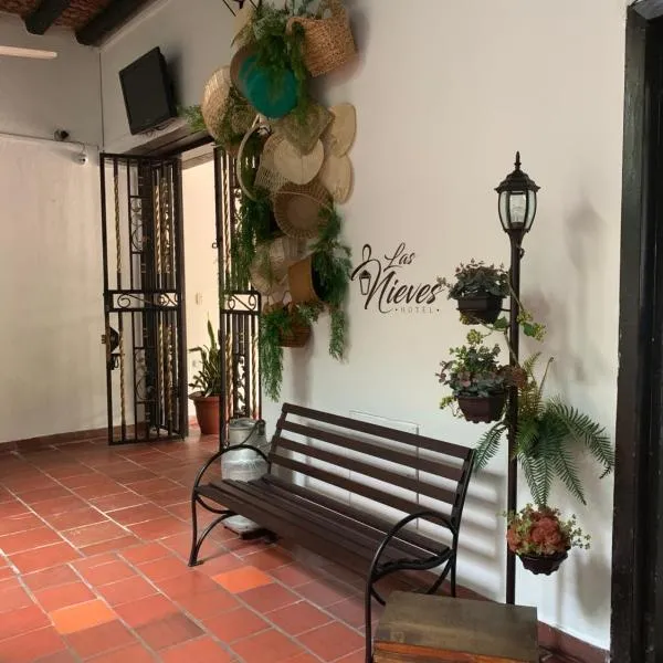 Hotel Las Nieves โรงแรมในคิรอน
