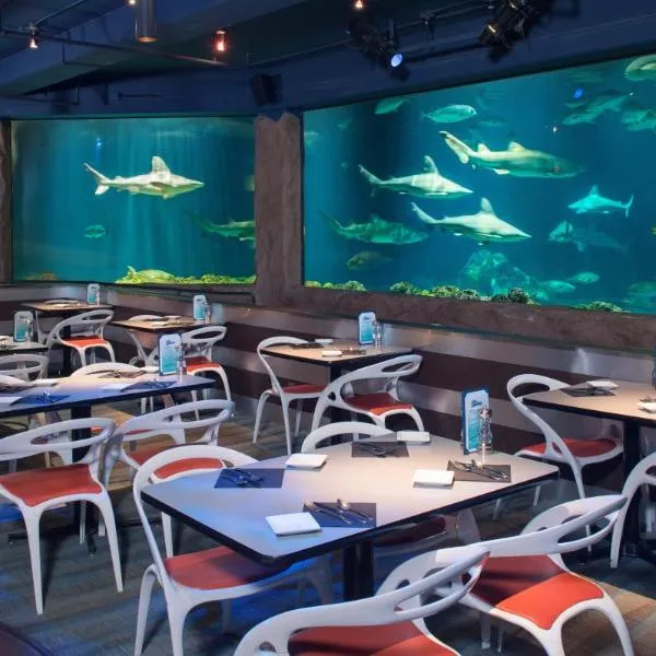 Staybridge Suites Orlando at SeaWorld by IHG - Free Breakfast & Shuttle to SeaWorld Parks, hotell Orlandos