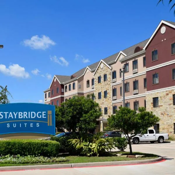 Staybridge Suites Houston Stafford - Sugar Land, an IHG Hotel โรงแรมในสแตฟฟอร์ด