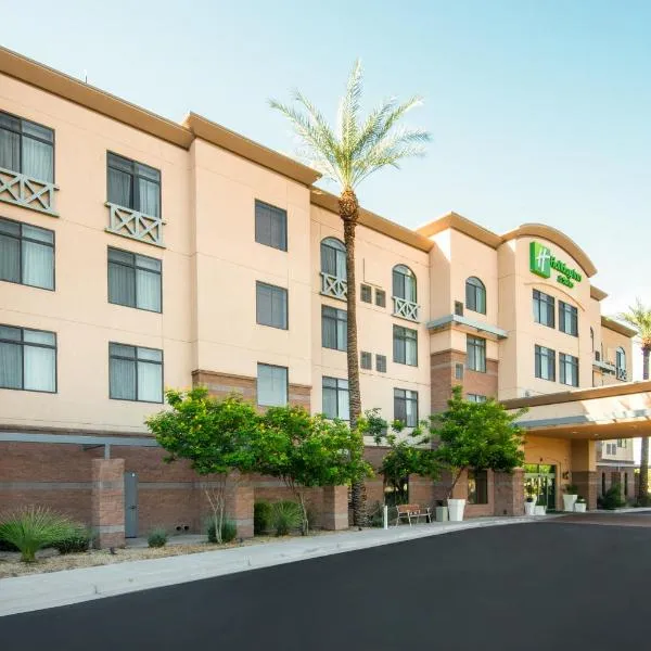 Holiday Inn & Suites Goodyear - West Phoenix Area, an IHG Hotel, hotel di Cashion