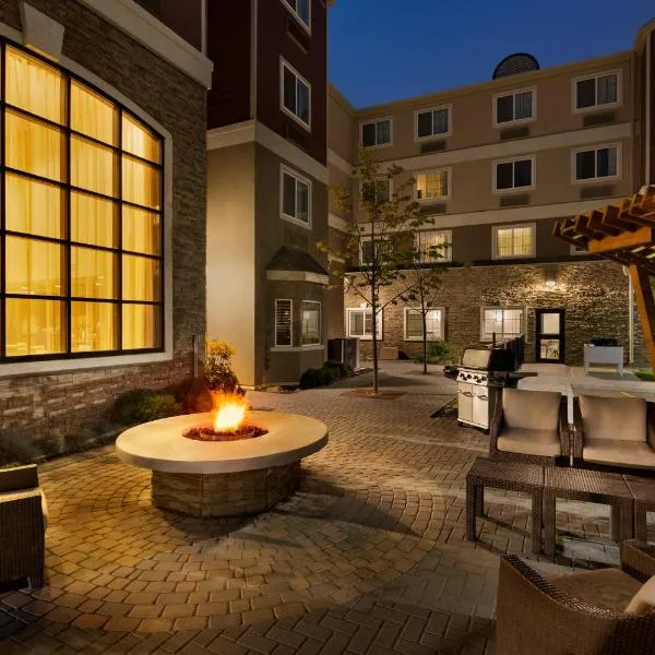 Residence Inn by Marriott Edmonton West, hotel en Edmonton