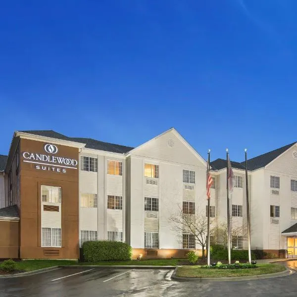 Candlewood Suites - Charlotte - Arrowood, an IHG Hotel, hotel din Forest Lake