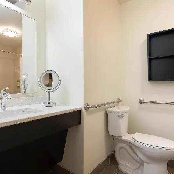 Candlewood Suites Lenexa - Overland Park Area by IHG, hotel din Lenexa