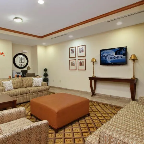 Candlewood Suites Norfolk Airport by IHG, hotel in Norfolk