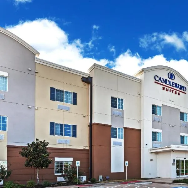 Candlewood Suites Baytown, an IHG Hotel, מלון בבייטאון