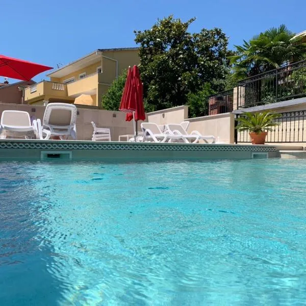Grand Pool Apartment Ika-Opatija: Brest şehrinde bir otel