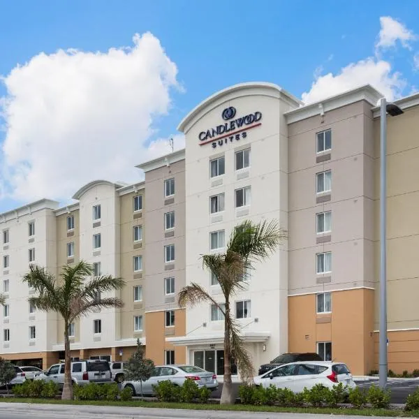 Candlewood Suites Miami Intl Airport - 36th St, an IHG Hotel, хотел в Хиалеа Гардънс