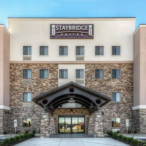Staybridge Suites St Louis - Westport by IHG, hotel v destinaci Maryland Heights